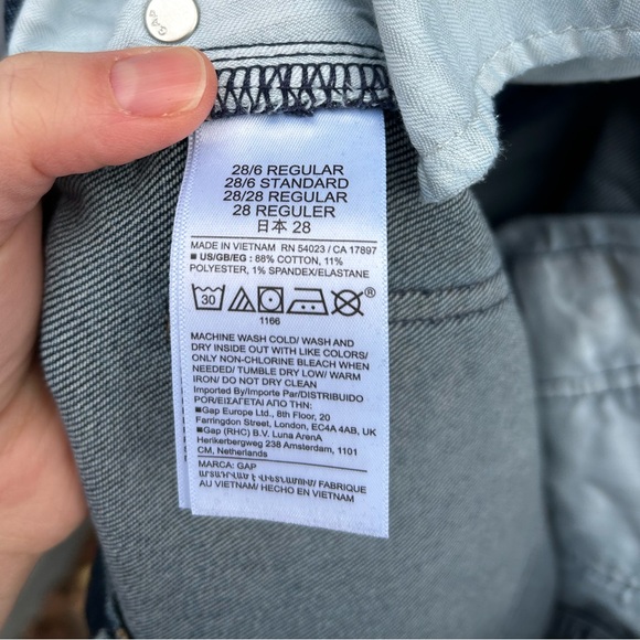 Gap 90’s straight high rise, dark rinse, size 28 - Picture 12 of 12